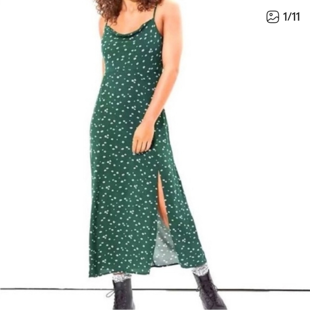 3/$20 American Eagle Green Floral Dress